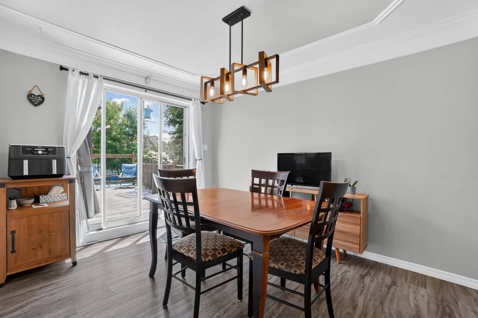 Salle à manger — 448, rue du Rhône à Lachenaie