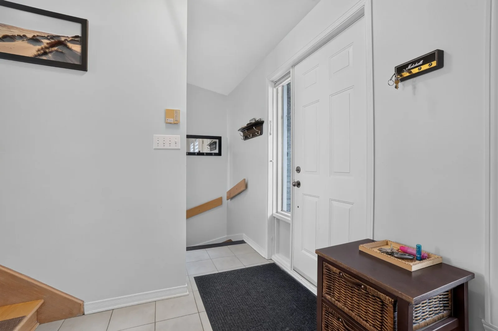 Hall d'entrée/Vestibule — 448, rue du Rhône à Lachenaie